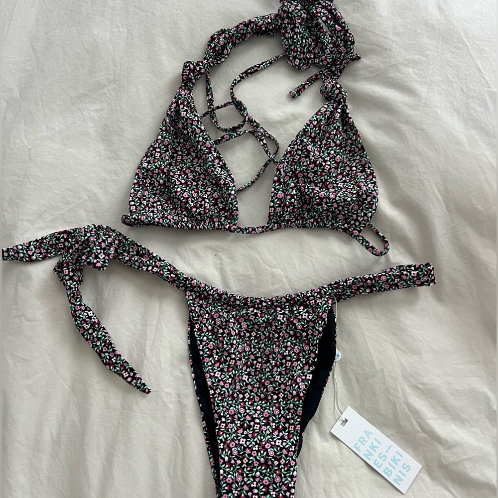 BNWT Frankie’s bikinis swimsuit
